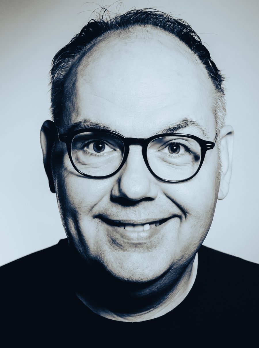 László Gajó — Alapító, SalesEvolution, using BizArtworks